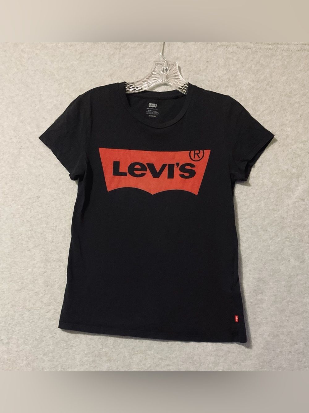 Levi's Women's Black Short-Sleeve Tee with Red Logo Sz XS
